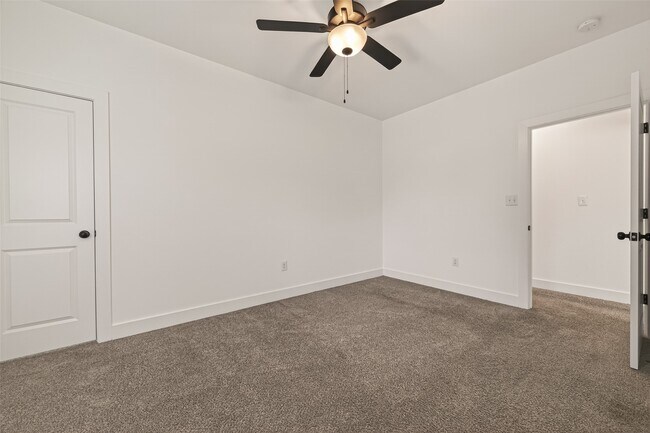 Building Photo - 5206 Firnat St