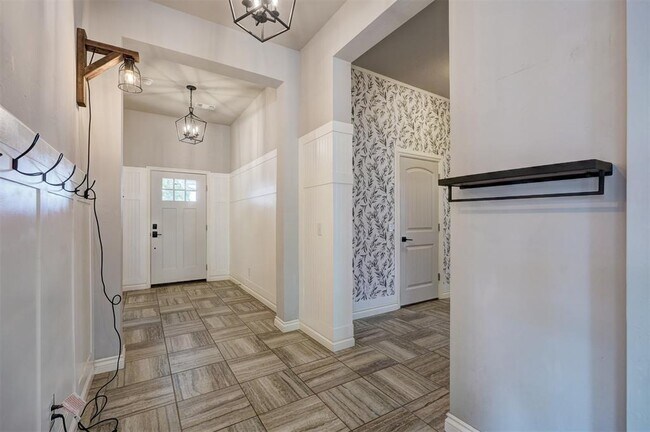 Building Photo - 12490 Native Hill Dr