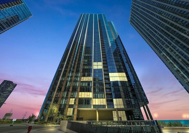 Building Photo - 211 N Harbor Dr