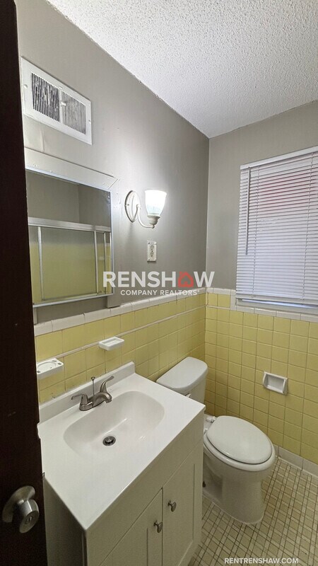 Building Photo - 4243 Vann Ave