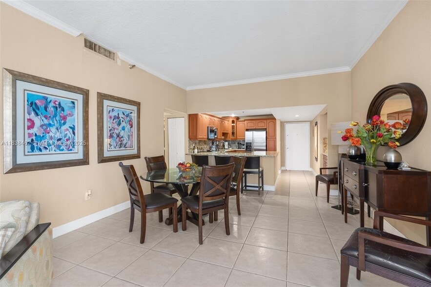 Building Photo - 20505 E Country Club Dr