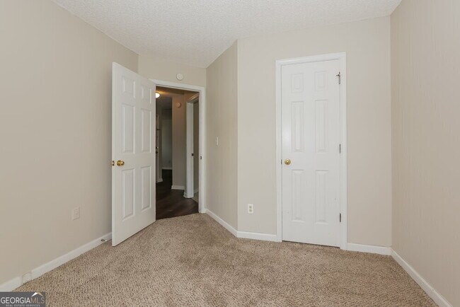 Building Photo - 218 Adam Cir