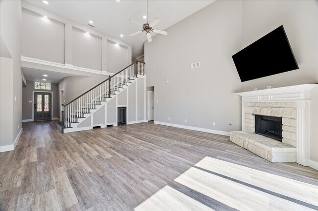 Building Photo - 16523 E Canterra Cir