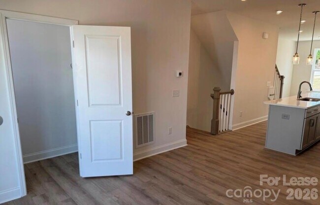 Building Photo - 5009 Layman Dr