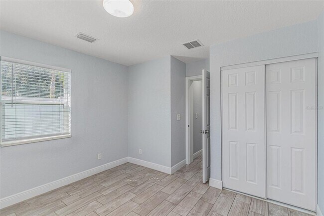 Building Photo - 3602 E 33rd Ave