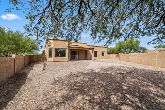 Building Photo - 1825 W Corte Tulipan