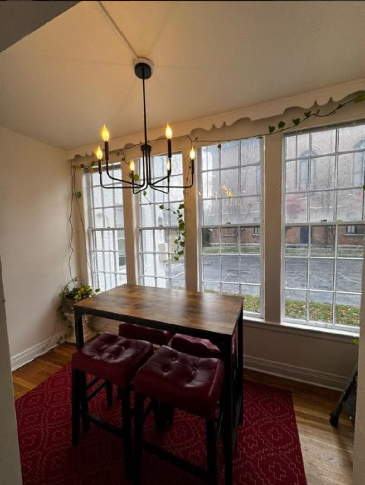 Building Photo - 612 Union St