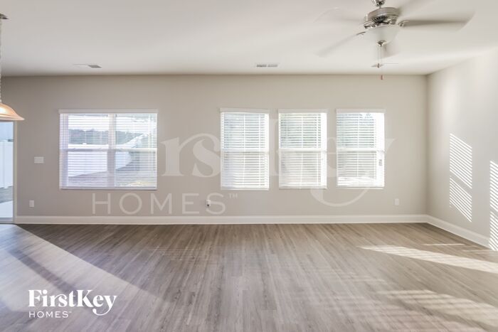 Building Photo - 9220 Evans Creek Ct