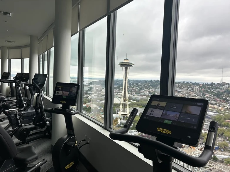 Building Photo - 2510 6th Ave