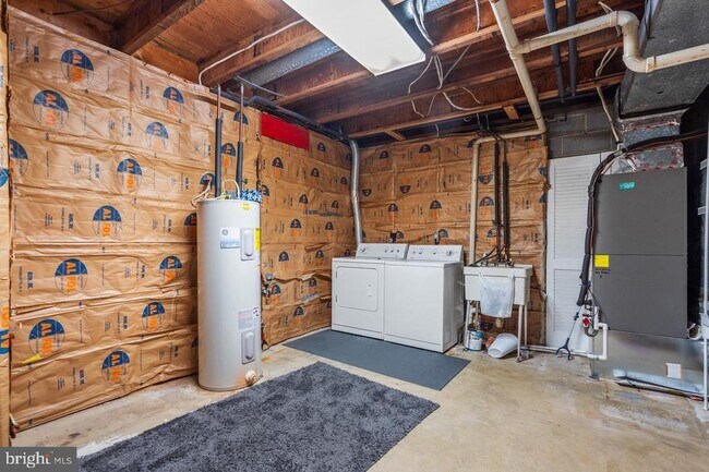 Building Photo - 2983 Borge St
