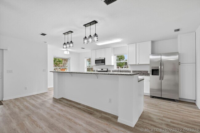 Building Photo - 2206 S 34th St