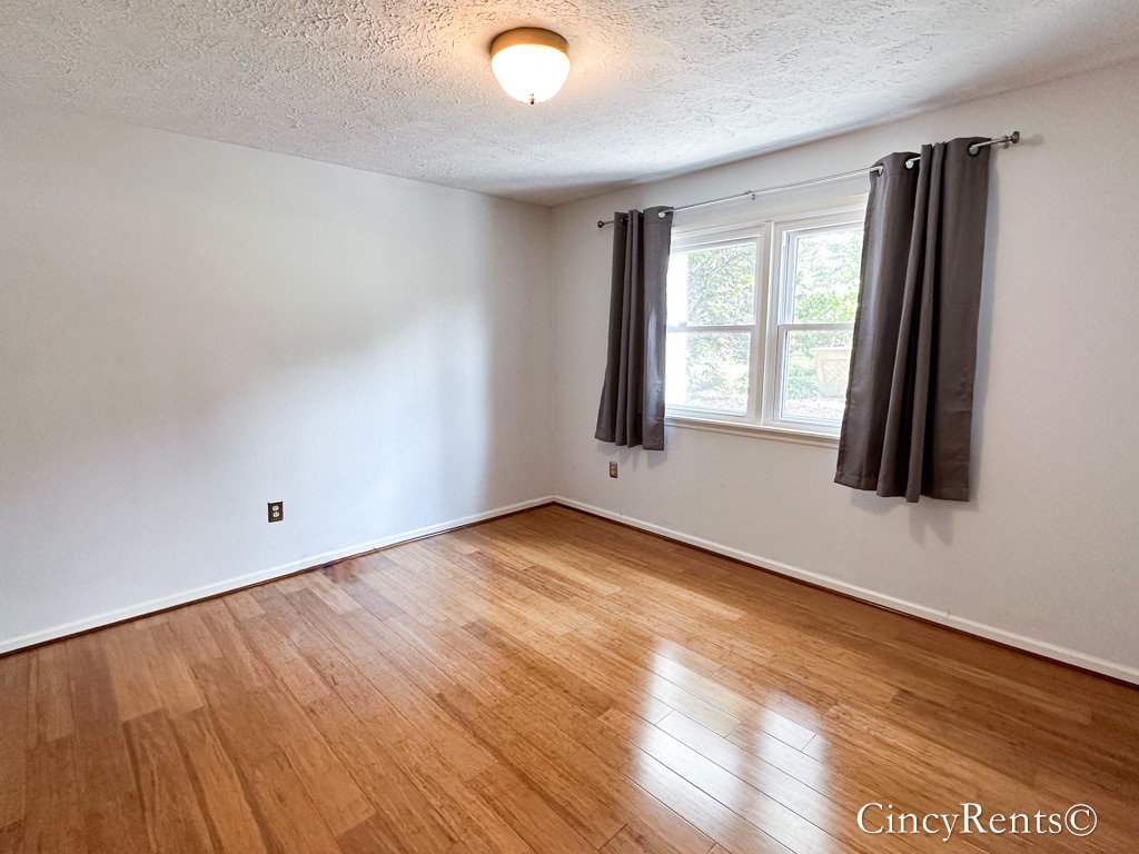 Building Photo - 6463 Oldbarn Ct