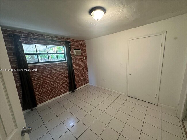 Building Photo - 510 NW 146th St