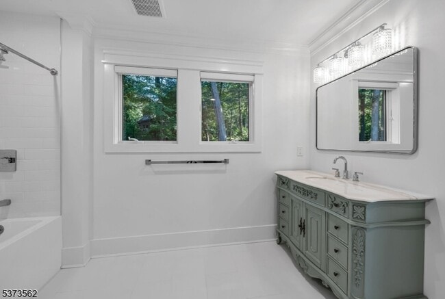 Building Photo - 315 Freemans Ln