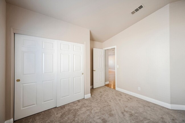 Building Photo - Beautiful Home in a Gated Community