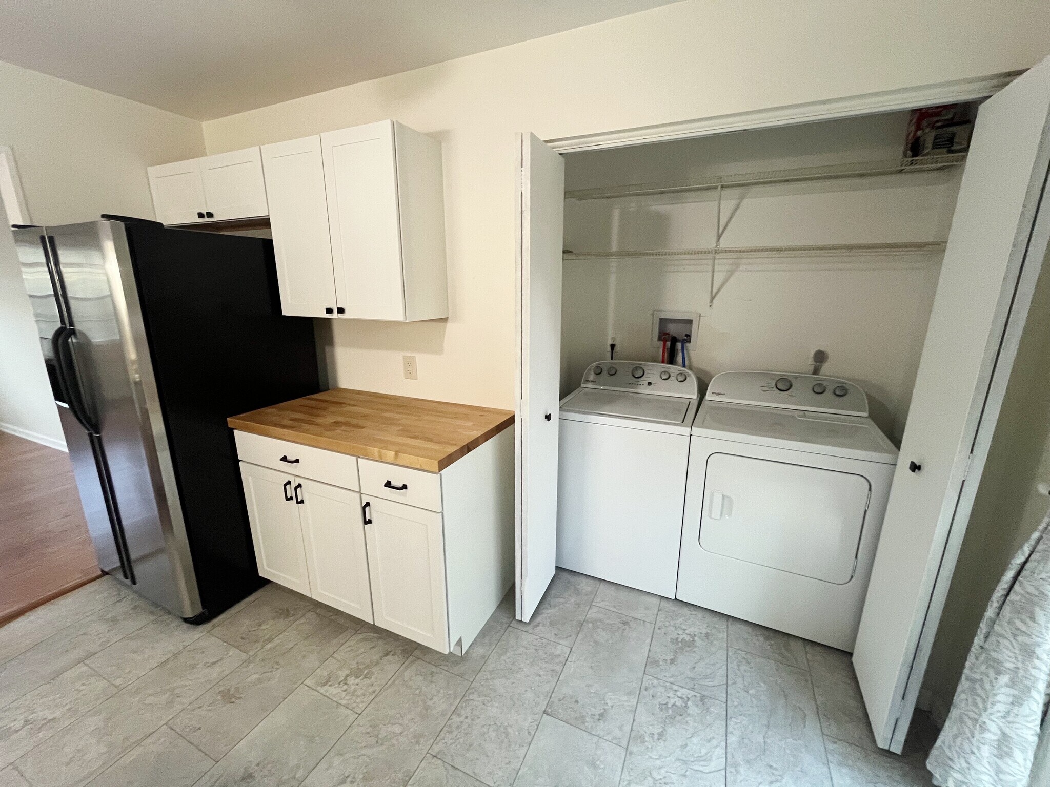 Building Photo - 25A Pine Ln