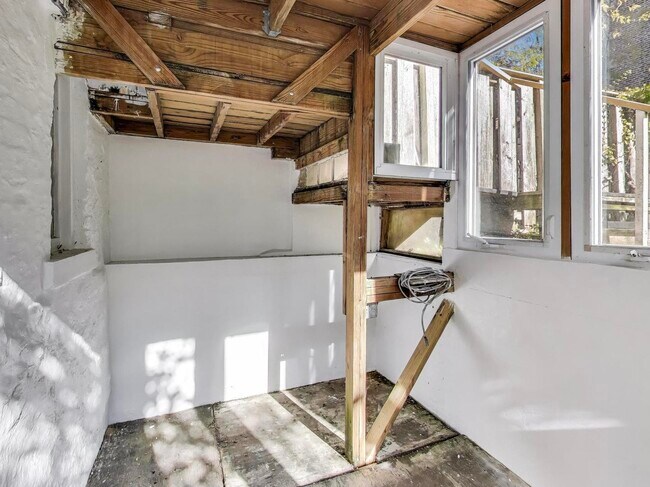 Building Photo - 5203 S Dorchester Ave