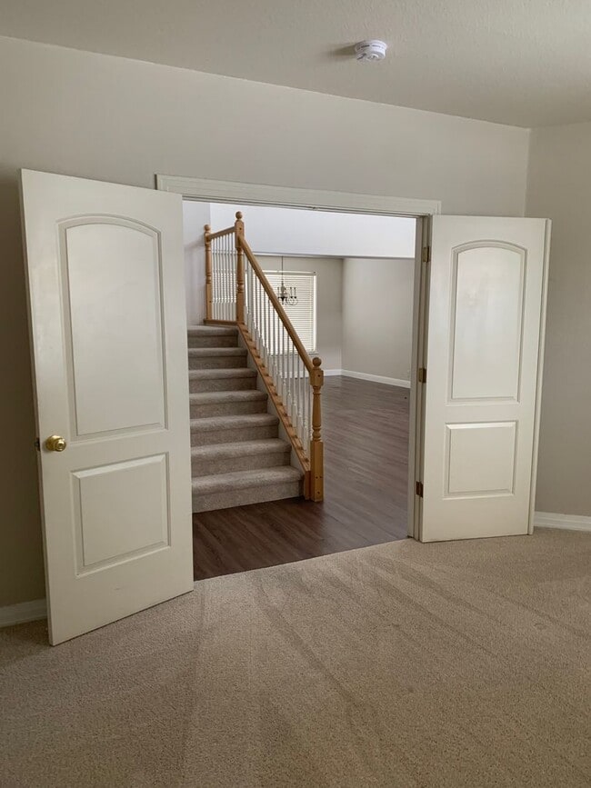 Building Photo - 7117 Heatherwood Dr