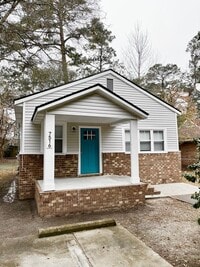 Building Photo - Two Bed, Two Bath Home on Wilmington Island