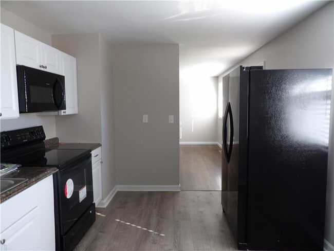 Building Photo - 122 Tracy Ln