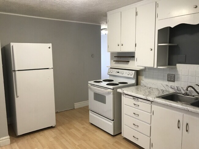 Building Photo - "Spacious 2-Bed, 2-Bath Condo Retreat in S...