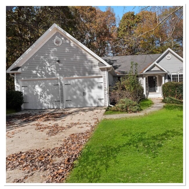 Building Photo - 245 London Ln