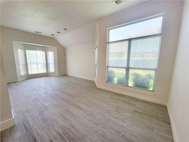 Building Photo - 1709 Autumn Fire Dr