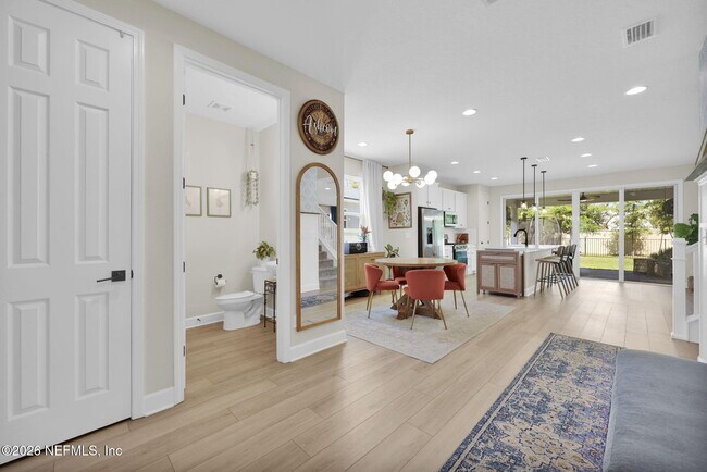 Building Photo - 409 Honeycomb Trl