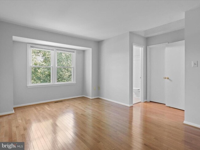 Building Photo - 40 Carriage House Cir