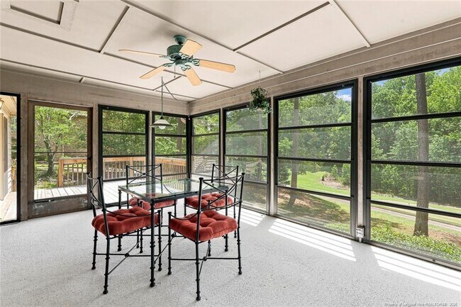 Building Photo - 709 Essex Ct