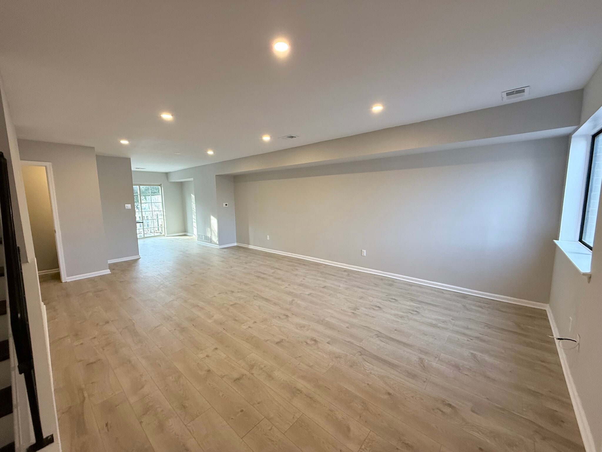 Building Photo - 104 Kelmar Ave