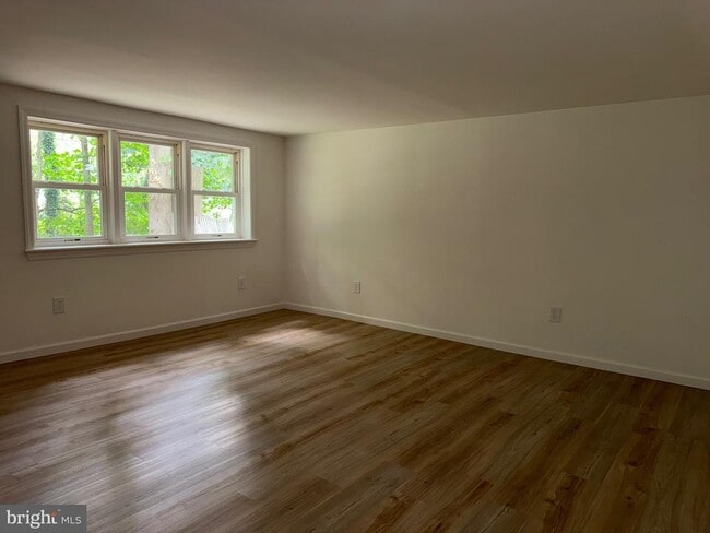 Building Photo - 65 Springhill Rd
