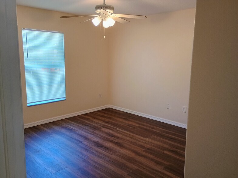 Building Photo - 7408 Mead Dr