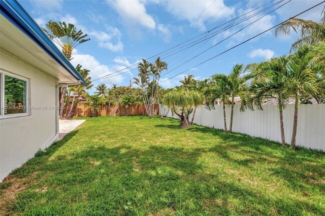 Building Photo - 3480 SW 20th St