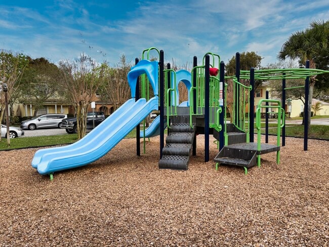 Building Photo - 2124 SE Eatonville Dr