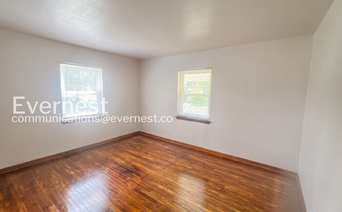 Building Photo - 3012 Hamilton Ave