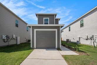 Building Photo - 911 Sandhill Crane Ln