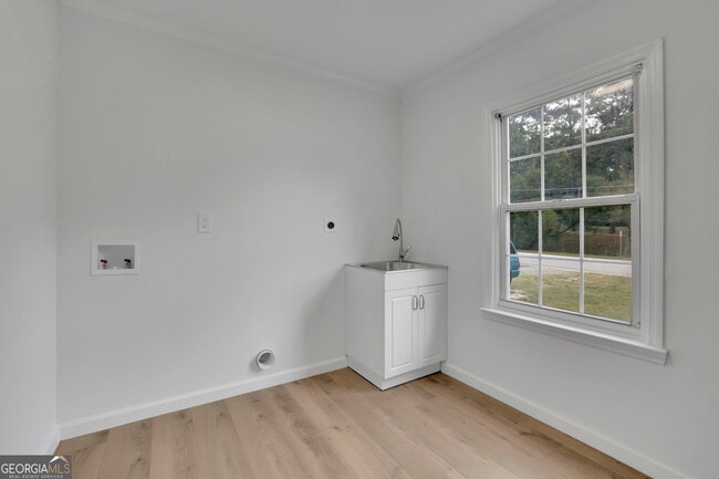 Building Photo - 808 S Park Dr