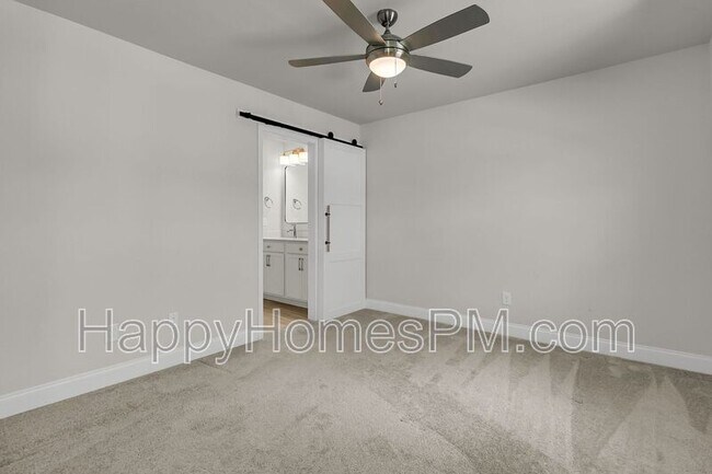 Building Photo - 523 Green Fern Dr