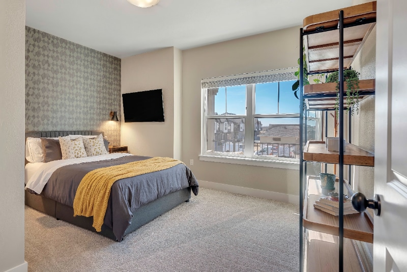 Primary Photo - 285 High Point Dr