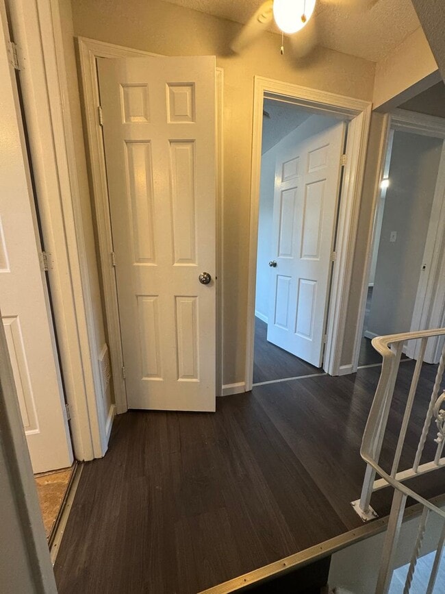 Building Photo - 3 bedroom townhouse Lawrence, MA