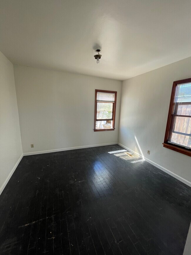 Building Photo - 1329 Locust St