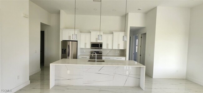 Building Photo - 4011 NW 38th Ln