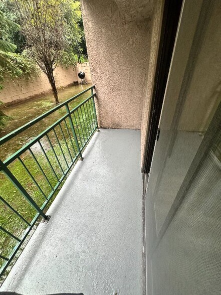 Building Photo - 7040 Haskell Ave