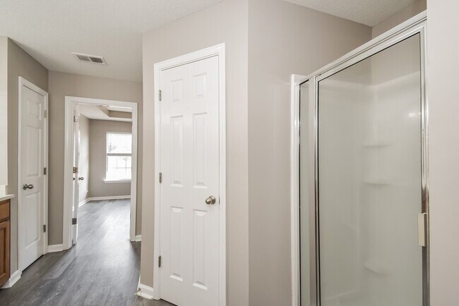 Building Photo - 5894 Keebler Dr