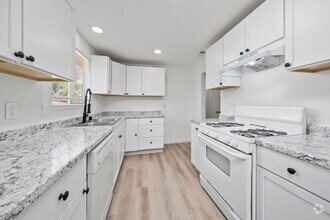 Building Photo - Charming 3 bedroom 2 bath home in Sacramento!