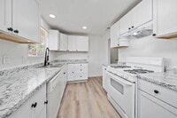 Building Photo - Charming 3 bedroom 2 bath home in Sacramento!