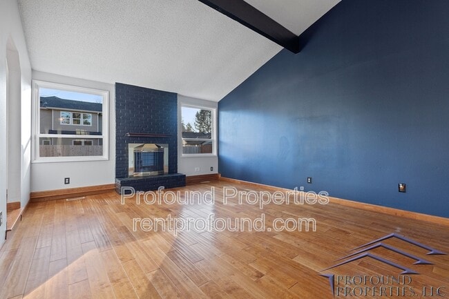 Building Photo - 19300 SW Hennig St