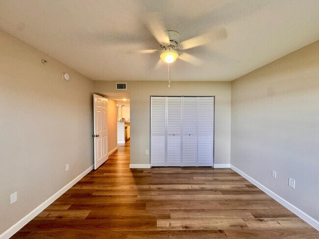 Building Photo - 5055 Wiles Rd