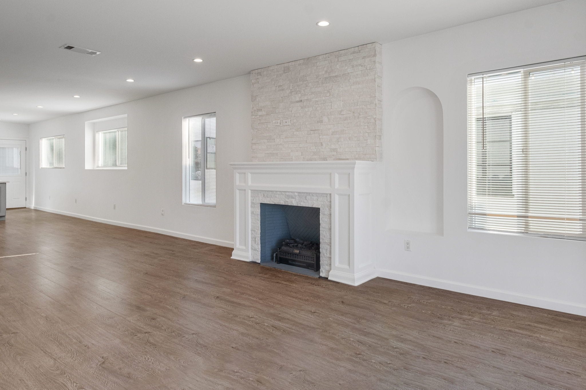 Building Photo - 1238 S Burnside Ave